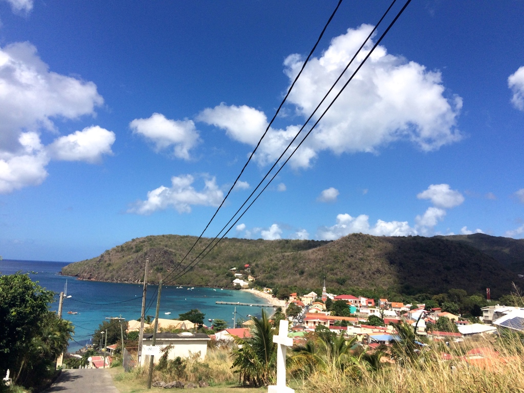 Vue surplombant le petit village de Saint-Arlet en Martinique