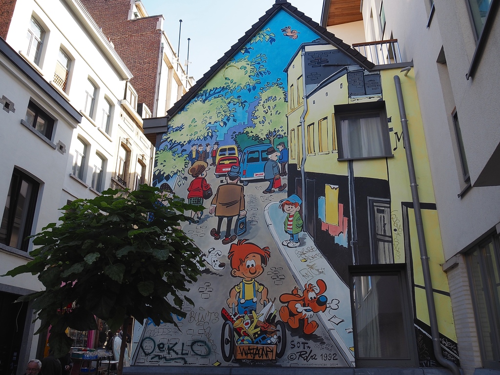 Visiter Bruxelles en famille, que faire en 4 jours ? - Un dimanche aux Marolles - Graffiti Spirou