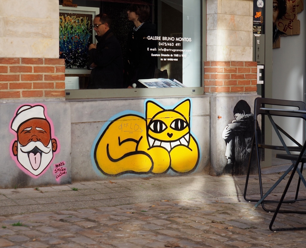 Visiter Bruxelles en famille, que faire en 4 jours ? - Un dimanche aux Marolles - street art M. Chat - rue du Renard
