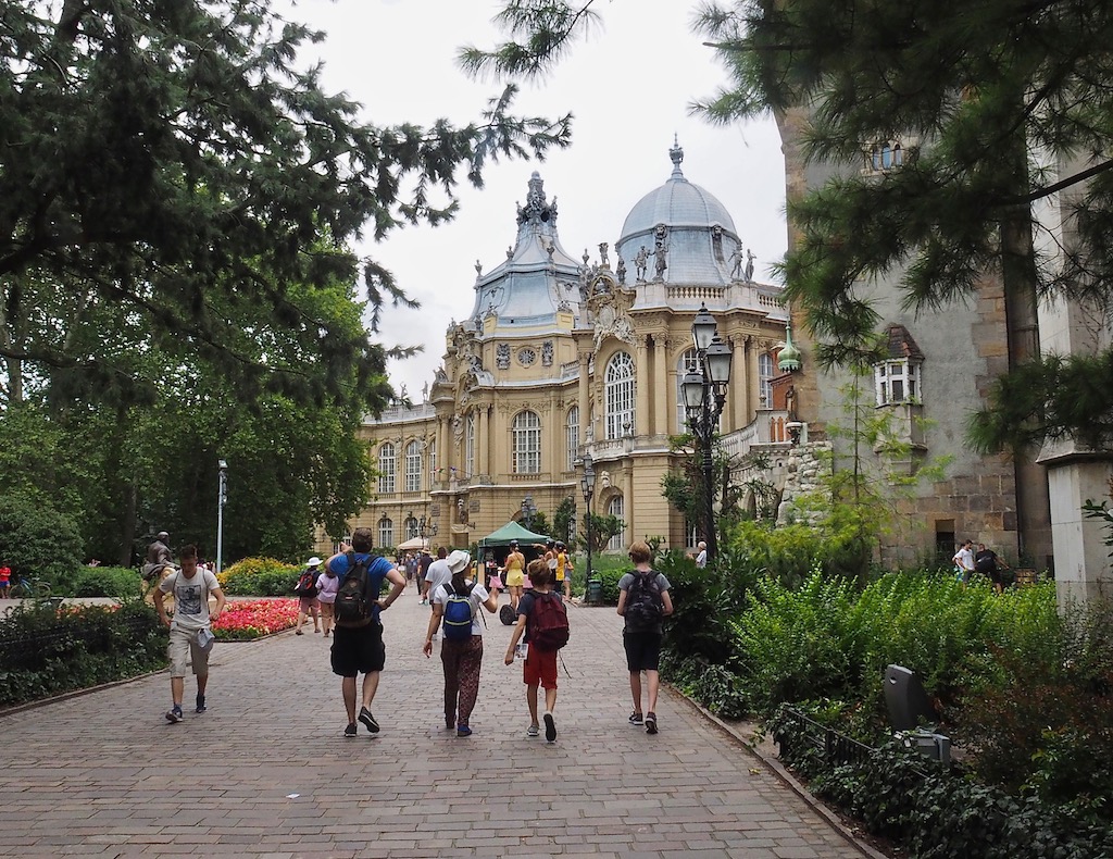 Visite de Budapest en famille, itinéraire sur 5 jours - Balade dans le quartier du Bois de la ville - Musée de l'Agriculture
