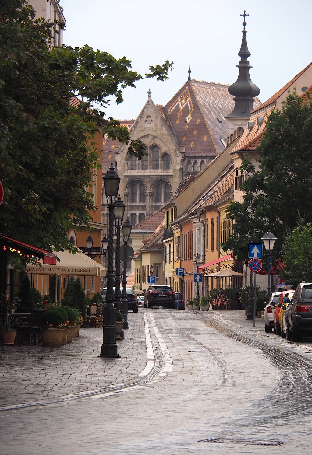 Visite de Budapest en famille, itinéraire sur 5 jours. Balade dans le quartier du château - vers l'Eglise Mathias