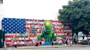 Street art avec "baby hulck" à New York - Houston Bowery Wall.