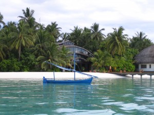 Petit bateau - île de Velavaru aux Maldives