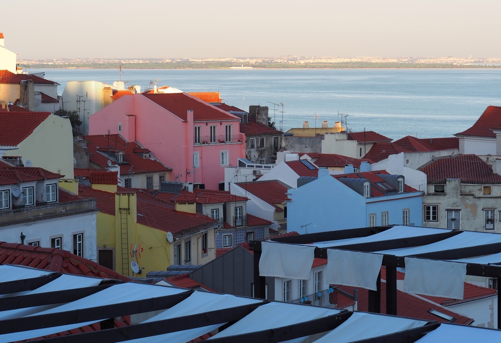 Vue sur le Tage de Portas do Sol à Lisbonne