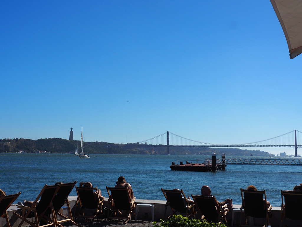 Terrasse avec vue sur le Tage - Lisbonne
