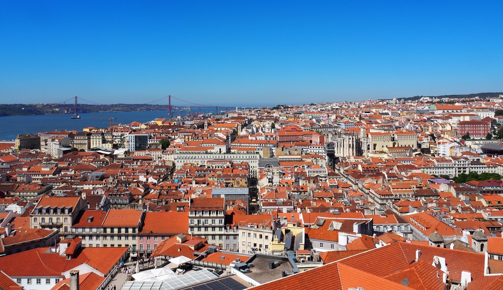 Vue sur les toits de Lisbonne du Château Sao Jorge