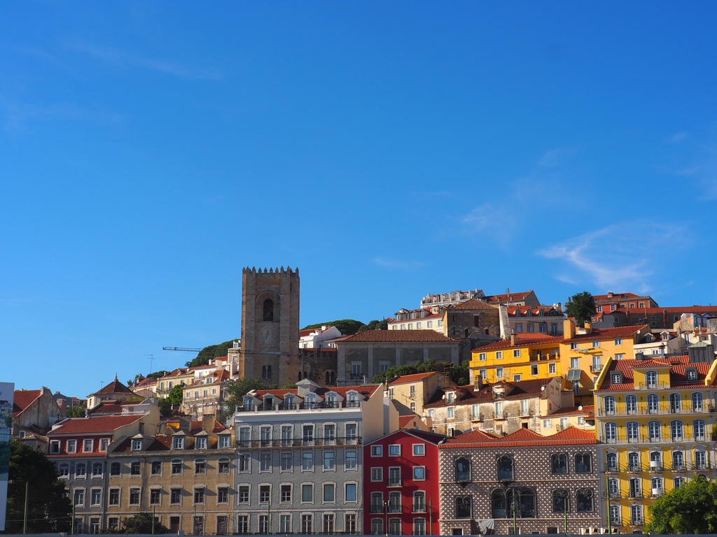 Balade le long du Tage et vue su l'Alfama - Lisbonne