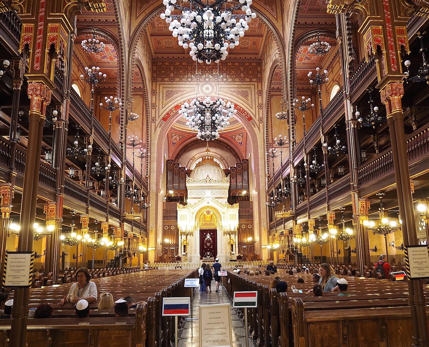 Visiter Budapest en famille, itinéraire sur 5 jours - Balade dans le quartier juif - Erzsebetvaros - Grande Synagogue