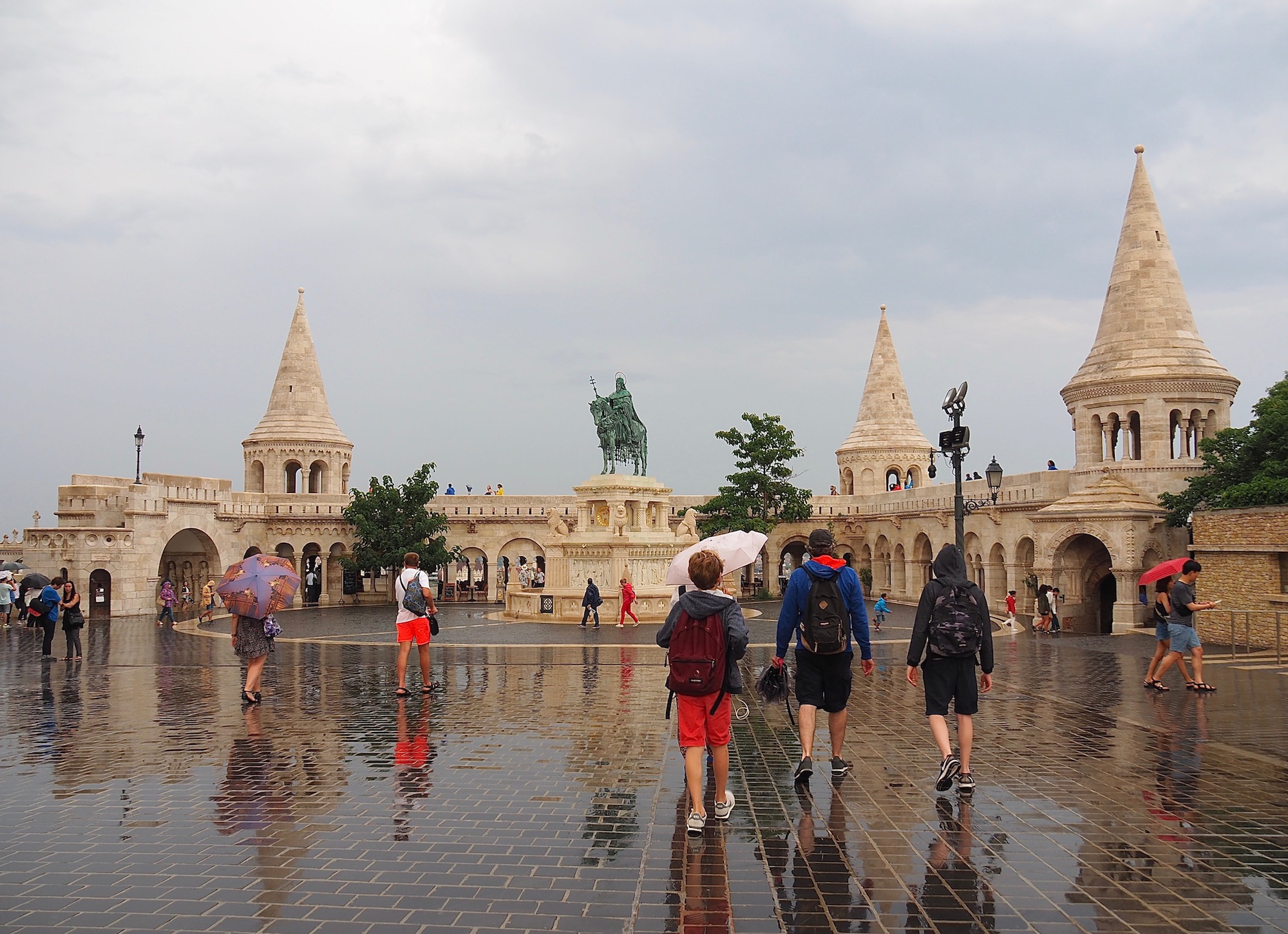 Visiter Budapest en famille, itinéraire sur 5 jours. Balade dans le quartier du château - Bastion des Pêcheurs