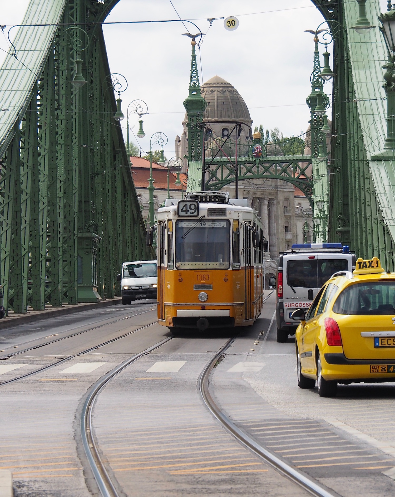 Visiter Budapest en famille, itinéraire sur 5 jours - Pont de la Liberté et Tramway mythique !