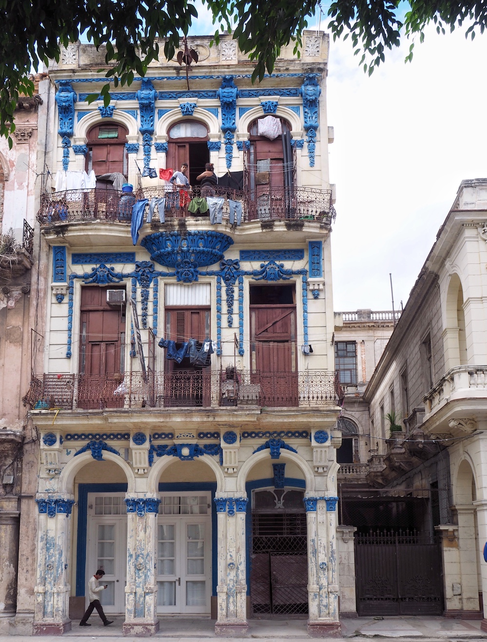 3 jours à la Havane - dans les rues de la Habana Vieja - façades colorées sur paseo del Prado